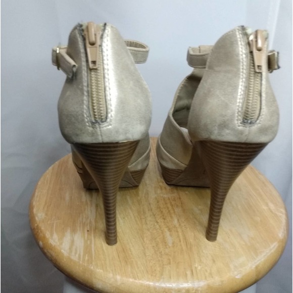 Charming Charlie tan platform peep toe heels - Picture 2 of 10
